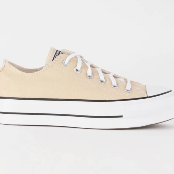 Cream Low-top Platform Converse, size Women's 9.5 - Picture 2 of 7